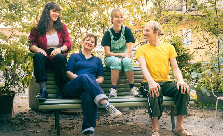 Event-Image for 'Cie. momoll!: Bitte nicht über den Tellerrand stolpern!'