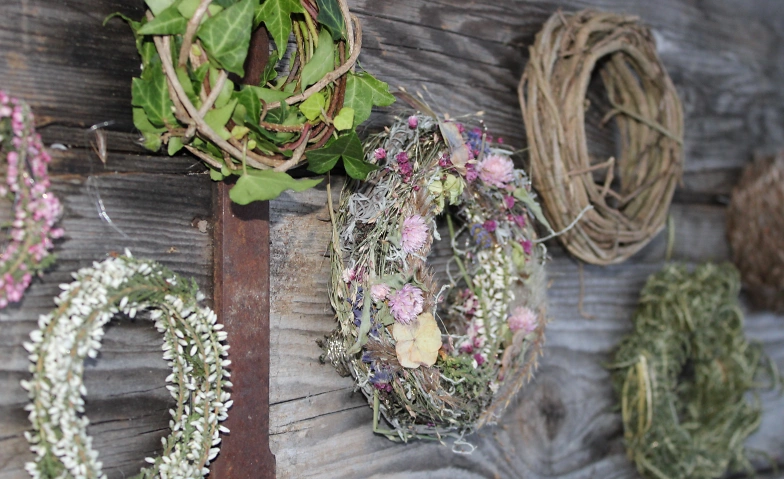 Event-Image for 'NATURENA: Dekokr&auml;nzchen aus Naturmaterialien'