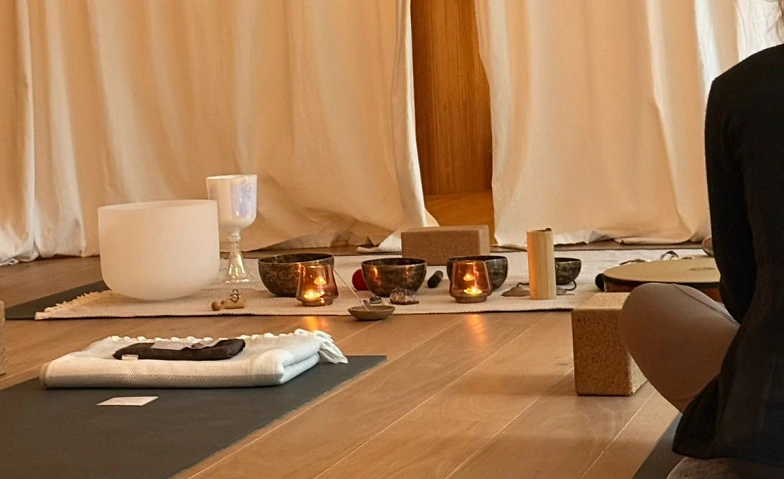 Event-Image for 'Yin Yoga & Sound Bath'