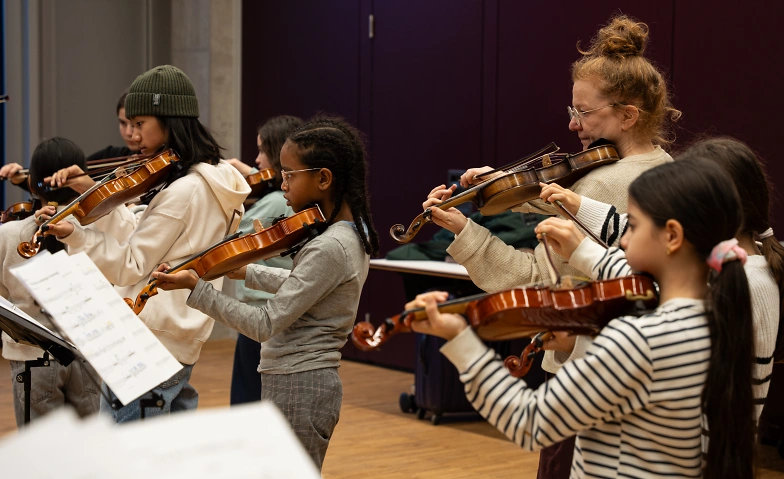 Event-Image for '&laquo;Pas de deux&raquo; &ndash; Kammerorchester Basel und &laquo;Basel gyygt&raquo;'