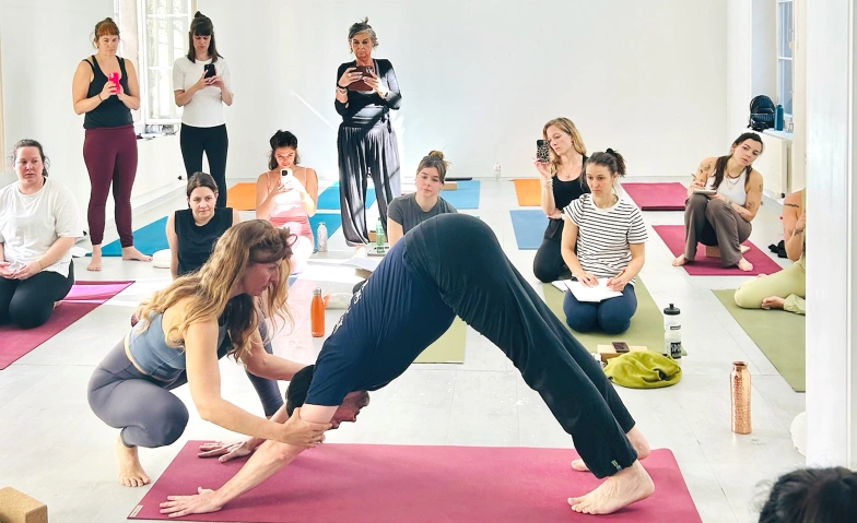 Yoga Adjustment & Alignment Workshop mit Maya Kovats Das Yoga Haus Dubs Tickets