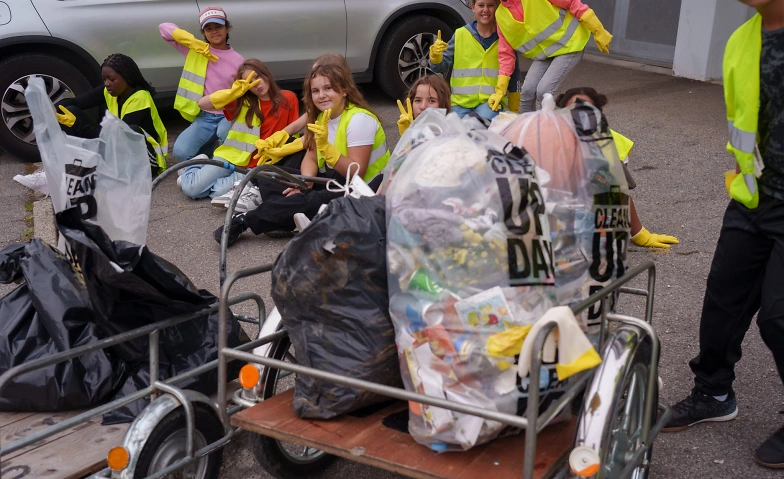 Mach mit beim Clean-Up-Day 2026 - Grenchen r&auml;umt auf! Marktplatz Stadtdach, Bettlachstrasse 9, 2540 Grenchen Tickets