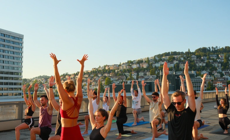 Event-Image for 'GOODBYE MONDAY BLUES &ndash; SUNSET FLOW&nbsp;on TONI AREAL ROOFTOP'