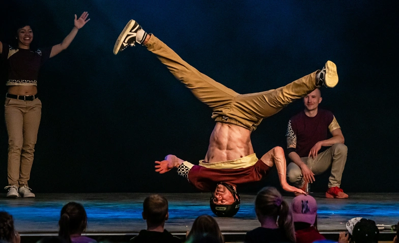 Floor LegendZ "Infinity Circus" - Breakdance Acrobatics Studio Pro Arte Freiburg, Am Rohrgraben 4A, 79249 Merzhausen Billets