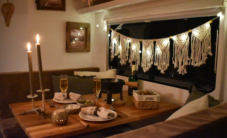 Event-Image for 'Romantisches Fondue Dinner mit Übernachtung im Boho Wohnwage'
