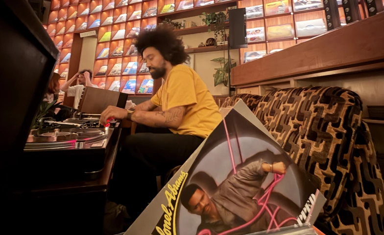 Event-Image for 'VINYL LISTENING SESSION w. KELSON - FREE ENTRY!'