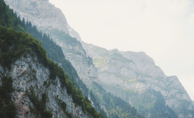 Event-Image for 'Wenn Berge rutschen. Glarner:innen reden &uuml;ber den Wandel'