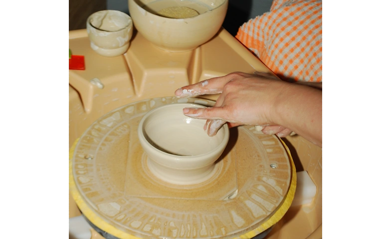Event-Image for 'You Spin Me Round, Round, Round - Pottery Wheel Workshop'