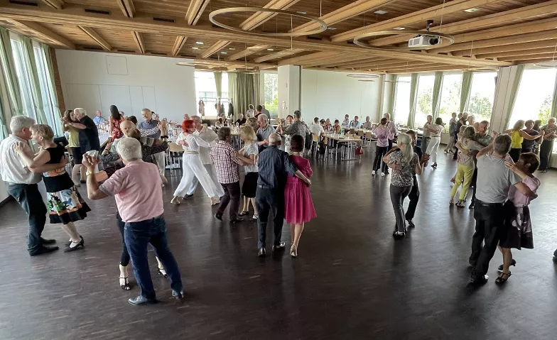Tanznachmittage mit Livemusik Pfarreiheim Cham Billets