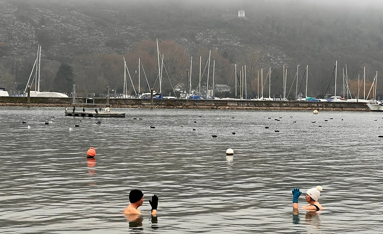 Kältebaden im Bielersee