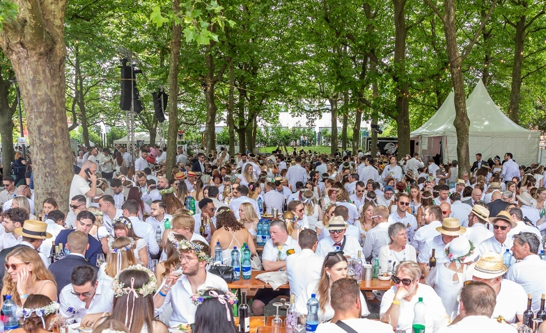Maienzugbankett: Schön- und Schlechtwettervariante Maienzugplatz / Sporthalle Schachen, Schachen 27, 5000 Aarau Tickets