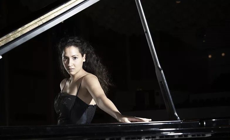 Weltklassik am Klavier-Meryem Akdenizli spielt Debussy u.a.  Rathaussaal, Am Rathausplatz 6, 79589 Binzen Billets