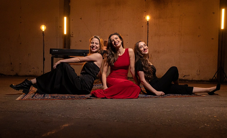 Event-Image for 'Von Weihnachtsgurke bis Lametta - Theaterlabor Traumgesicht'