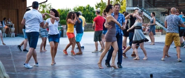 Event-Image for 'Tanzen im Schlosshof  Salsa mit muévete und DJ Volcano'