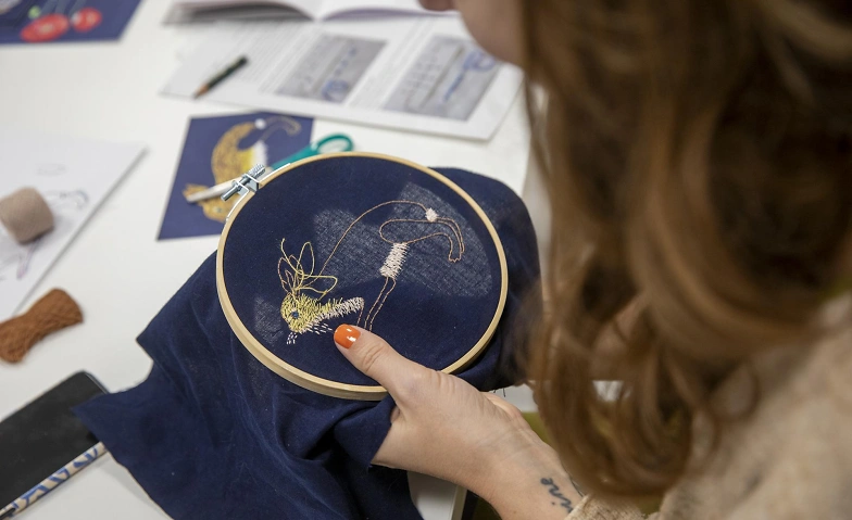 Event-Image for 'Ausgebucht: Naturgeschichten: Stickkurs mit Jana Bochet'