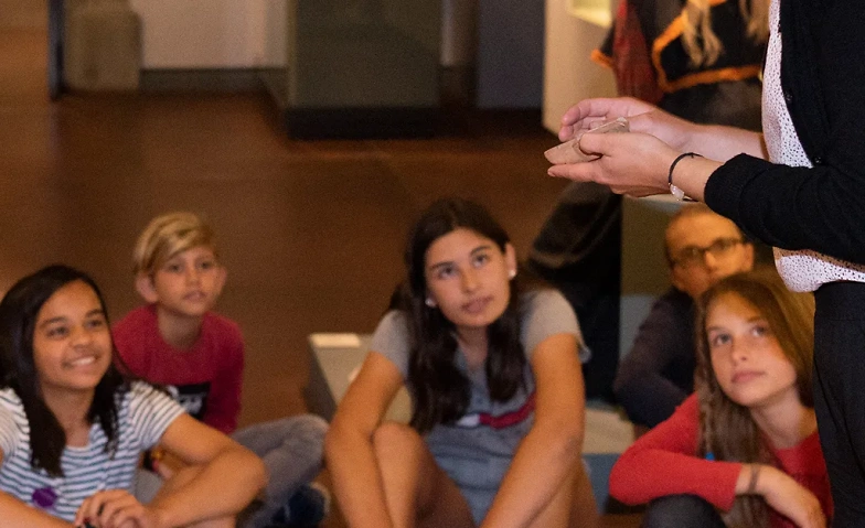 Zeitreise in die Welt von Schnidi und Ötzi – Familienführung Tickets