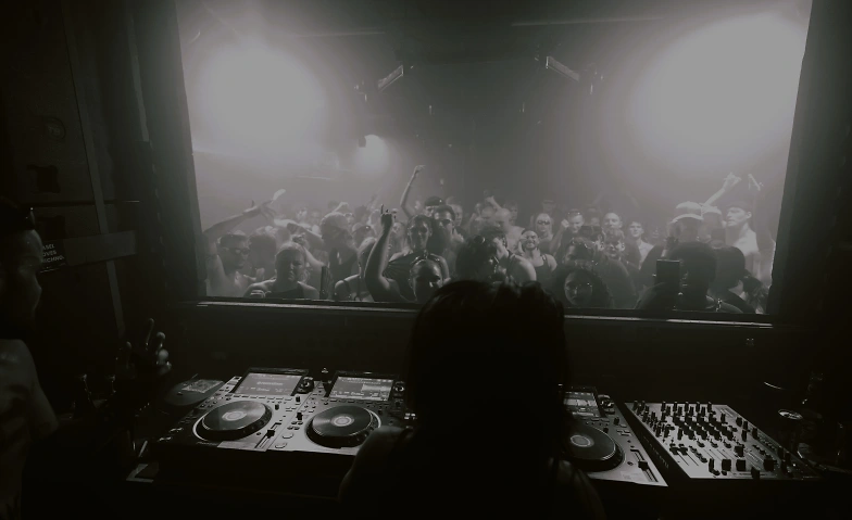 HOUSE - DJ Beluga, Mac Miller, Tschespito & DJ Vonel KINKER, M&uuml;nchenstein Tickets