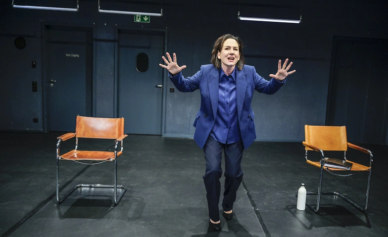 Event-Image for 'PRIMA FACIE'