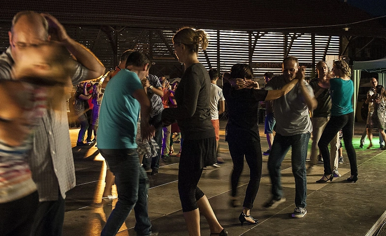 Tanzen im Schlosshof  Tango Milonga mit DJ Markus Balsiger Kulturhof Schloss K&ouml;niz | Rossstall, K&ouml;niz Tickets
