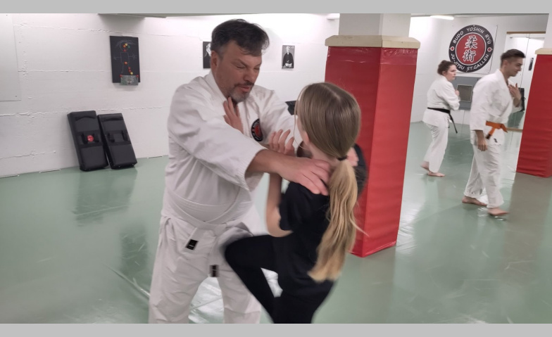 Event-Image for 'Selbstverteidigungskurs für Frauen und Mädchen'