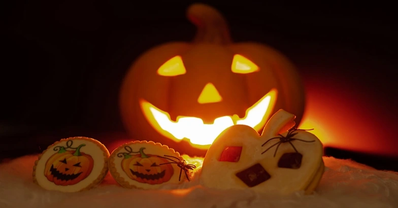 Halloween-K&uuml;rbis aus Schokolade verzieren Sutter Begg, Frankfurt-Strasse 80, 4142 M&uuml;nchenstein Billets