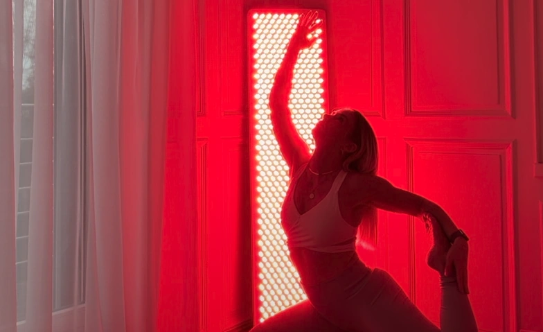 Event-Image for '4 Recovery: Red Light Yin & Pilates Fusion'