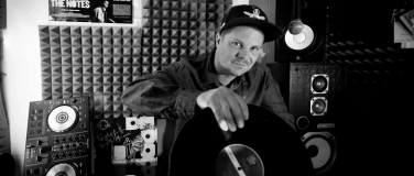 Event-Image for 'Live DJ Uncle Dema'