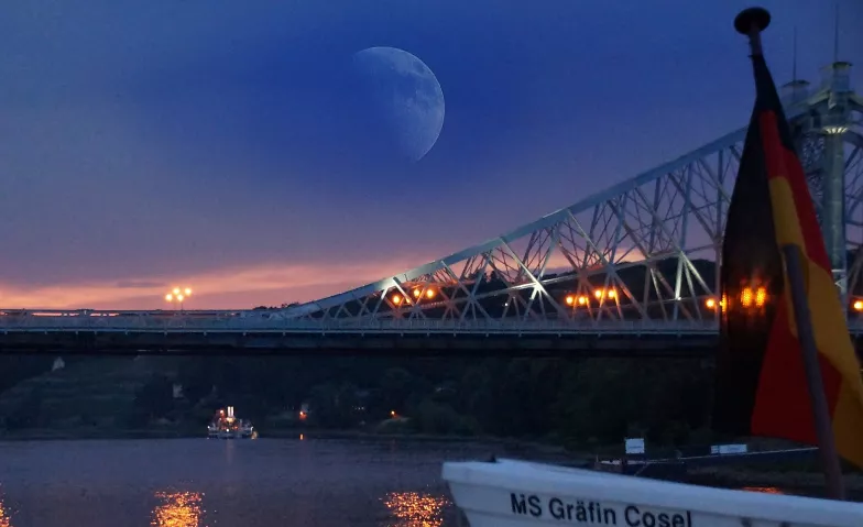 Sommernachtsfahrt Sächsische Dampfschifffahrt - Weiße Flotte Sachsen, Terrassenufer 1, 01067 Dresden Billets